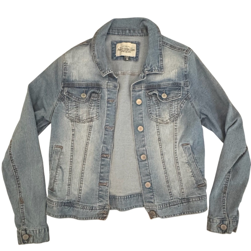 Ashley Vintage Charm Light Blue Denim Trucker Jean Jacket Size Medium